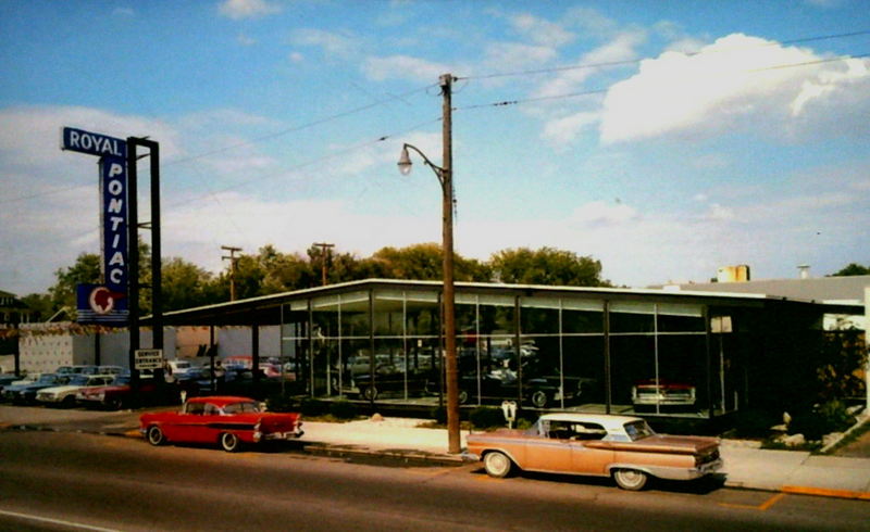Royal Pontiac - Vintage Postcard (newer photo)